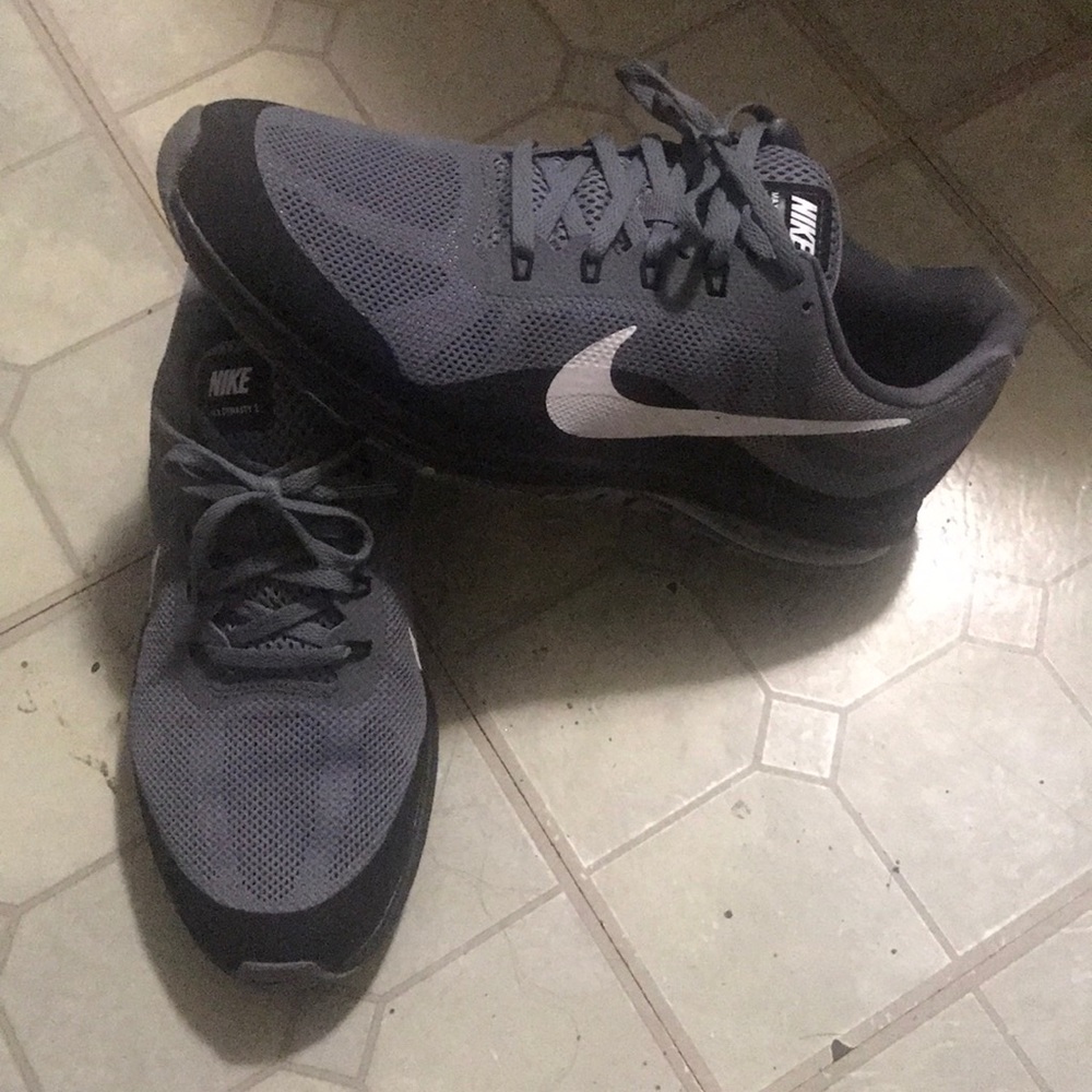 Nike Max Dynasty 2 size 11.5